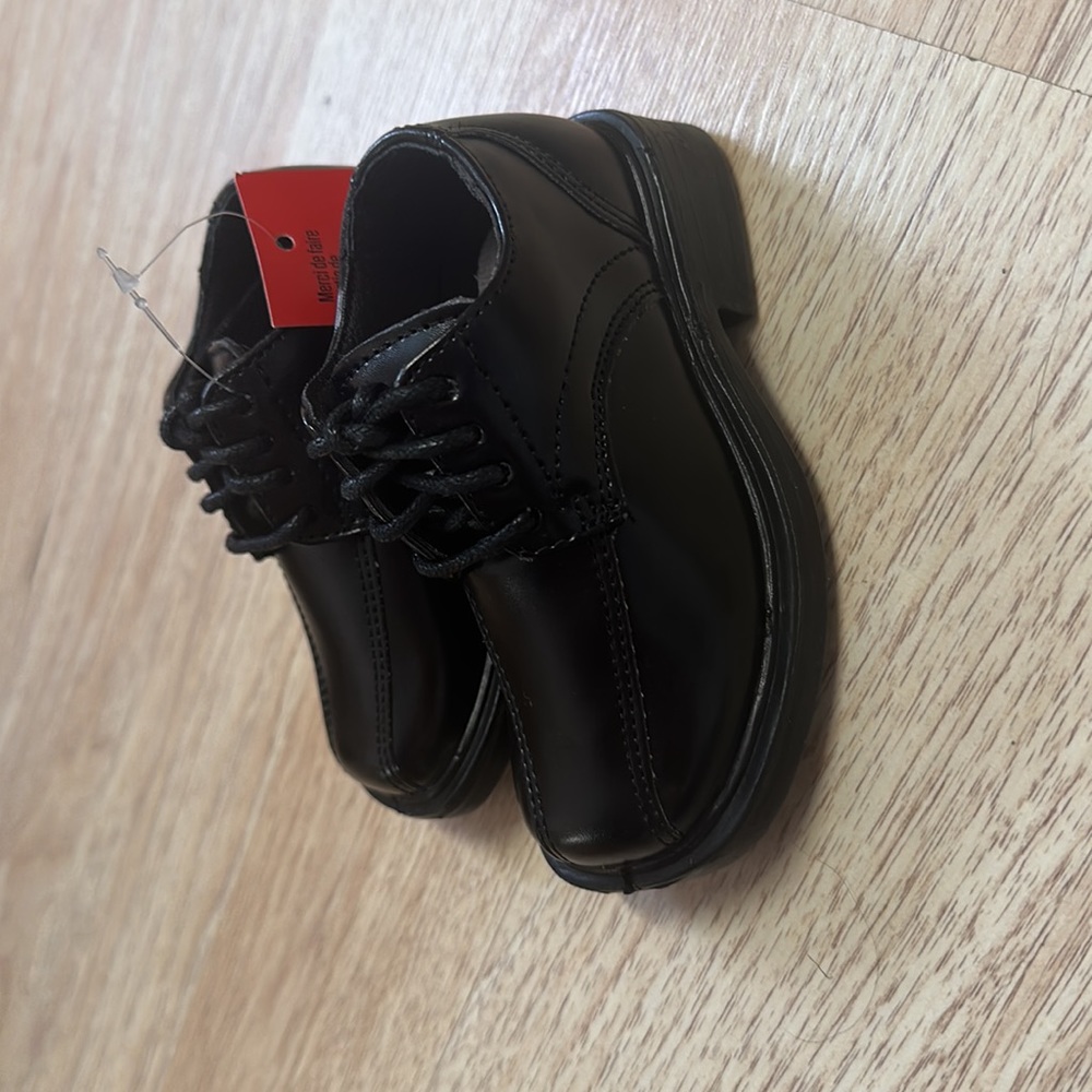 Brand new Deer Stags kids shoe size 5T